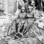 Lt Ernest Brooks | Elsie Knocker, Baroness de T’Serclaes (links) und Mairi Chisholm (rechts), auch die »Frauen von Pervijze« genannt, Pervijze, Belgien, 6. August 1917